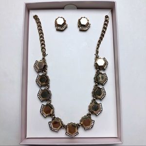 New gold tone stone stud necklace